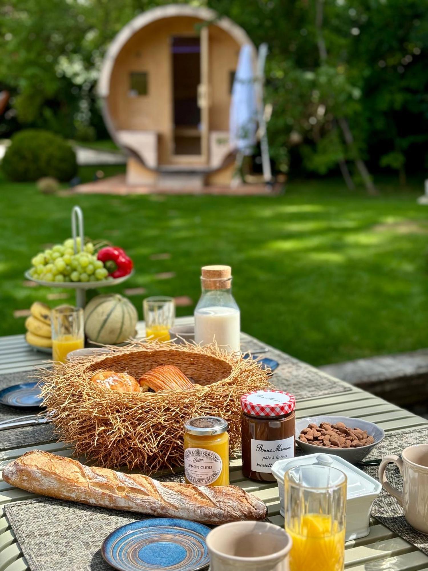 La Petite Maison De Giverny - Gite De Charme 5 Etoiles Au Coeur Du Village - 3 Chambres Экстерьер фото